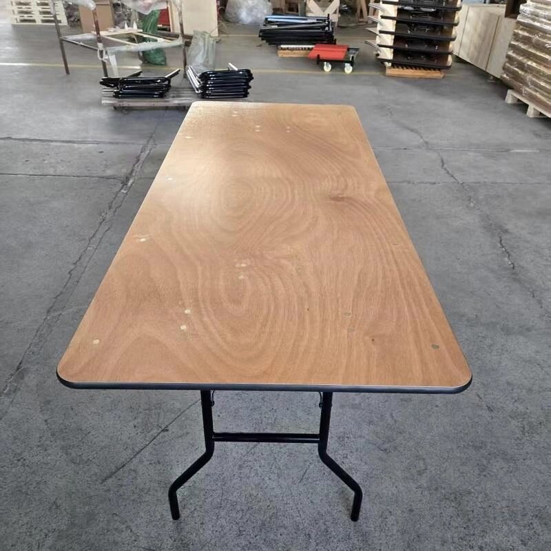 banquet folding table