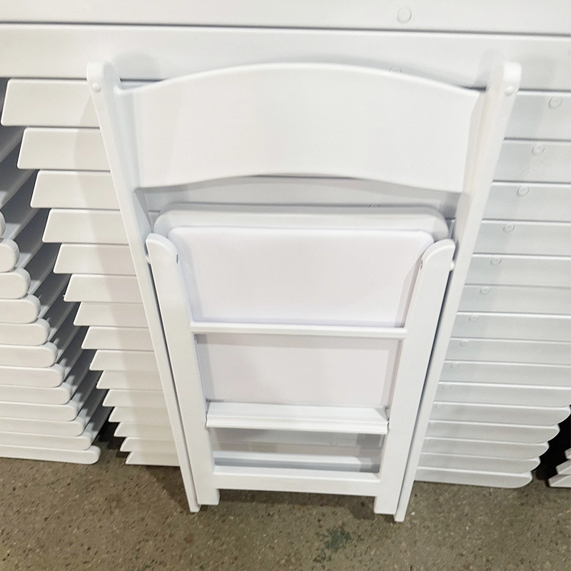 White Chairs Resin Outdoor Folding Chair